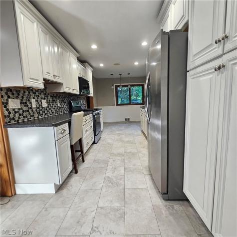 7607 Big Creek Middleburg Heights OH 44130