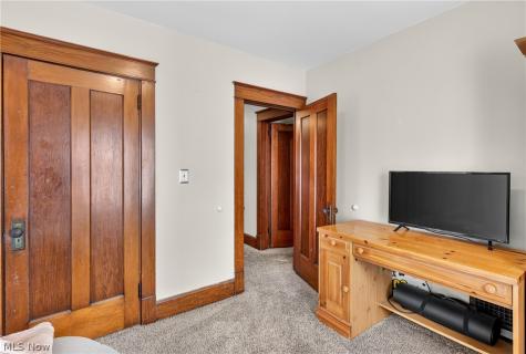 107 N Hartford Avenue Youngstown OH 44509