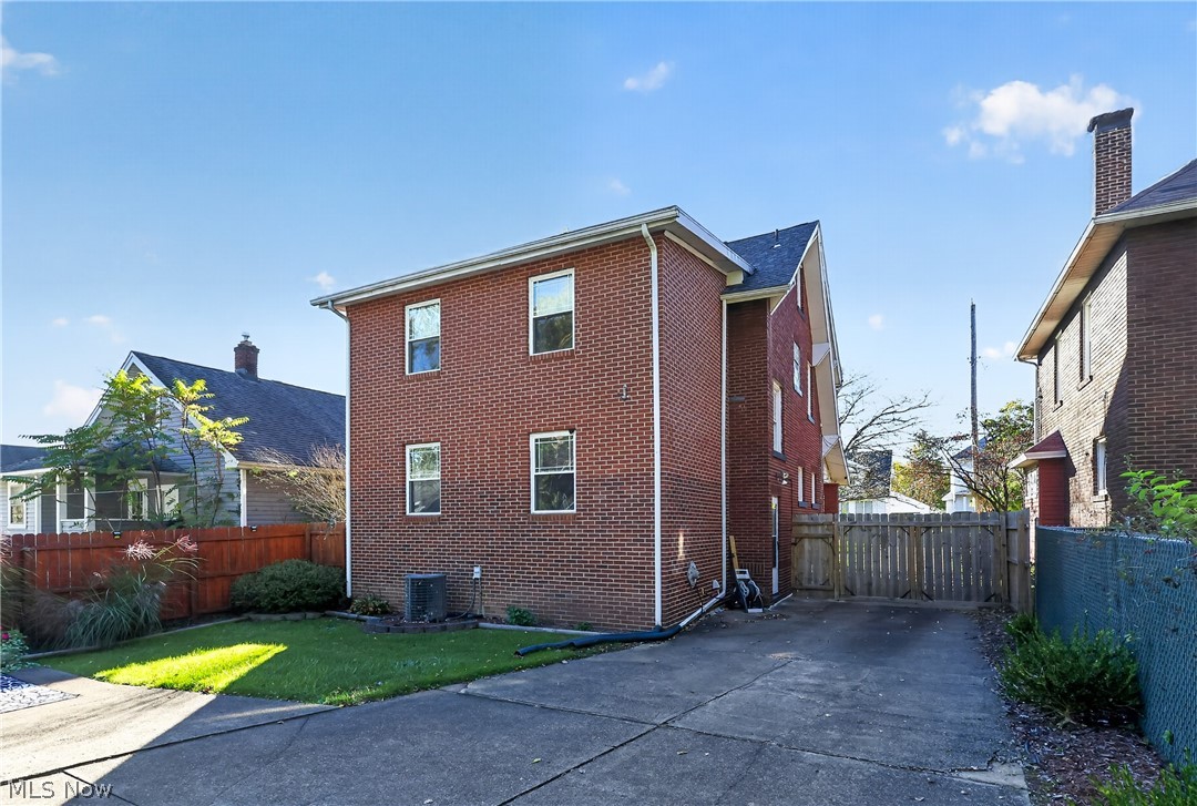 107 N Hartford Avenue Youngstown OH 44509