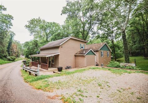 645 Pearl Street Extension Marietta OH 45750