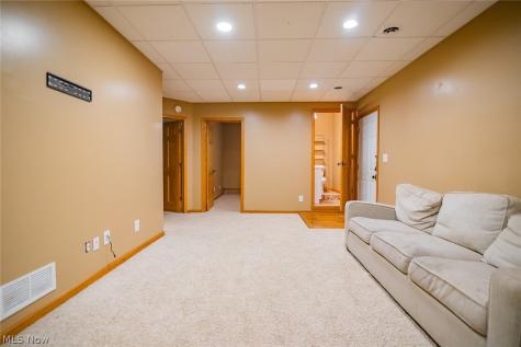 645 Pearl Street Extension Marietta OH 45750