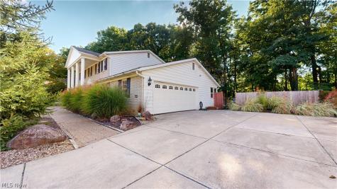 20076 Idlewood Trail Strongsville OH 44149