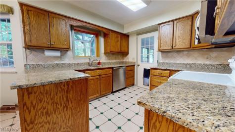 20076 Idlewood Trail Strongsville OH 44149