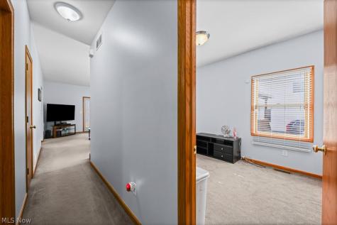 374 Pauline Avenue Akron OH 44312