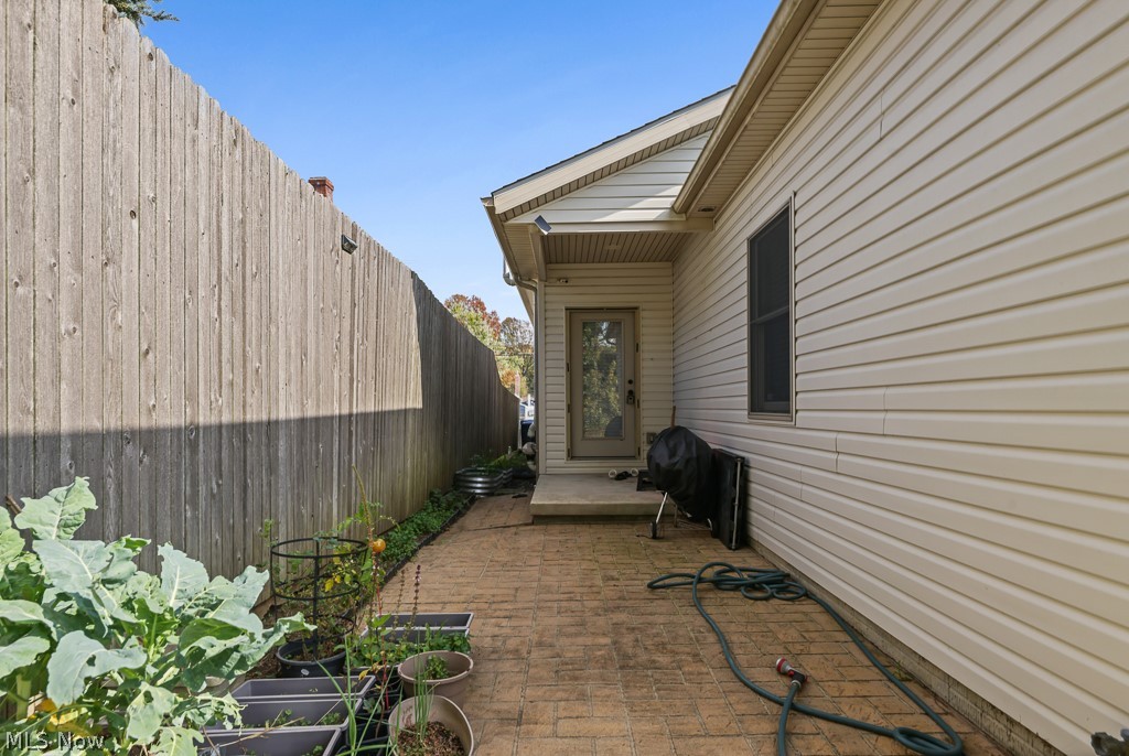 374 Pauline Avenue Akron OH 44312