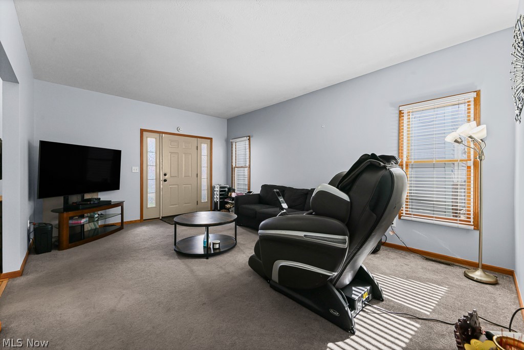 374 Pauline Avenue Akron OH 44312