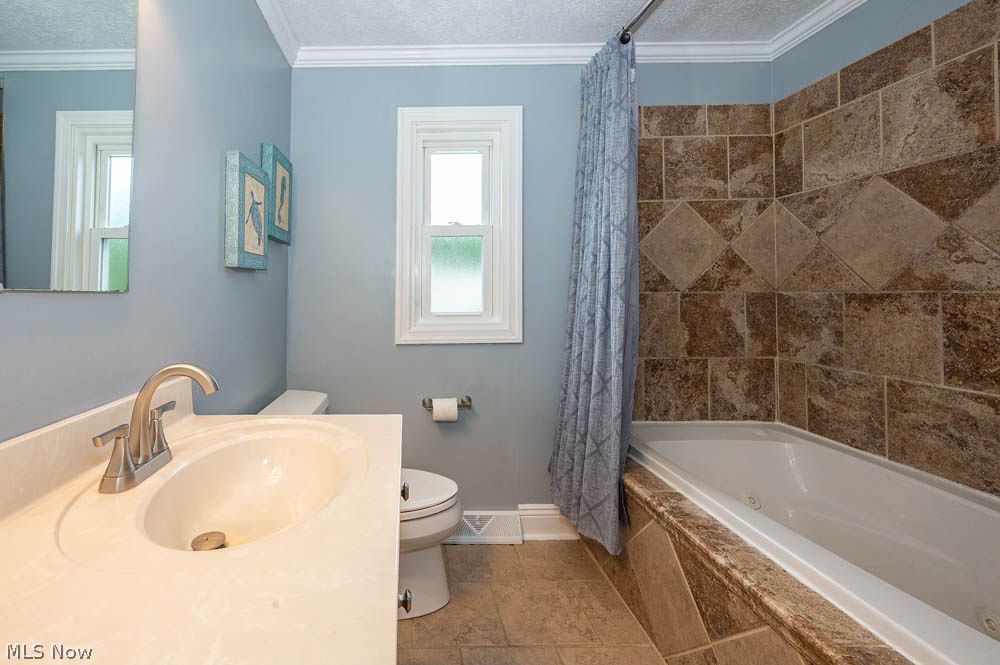 1759 Arbor Drive Mineral Ridge OH 44440