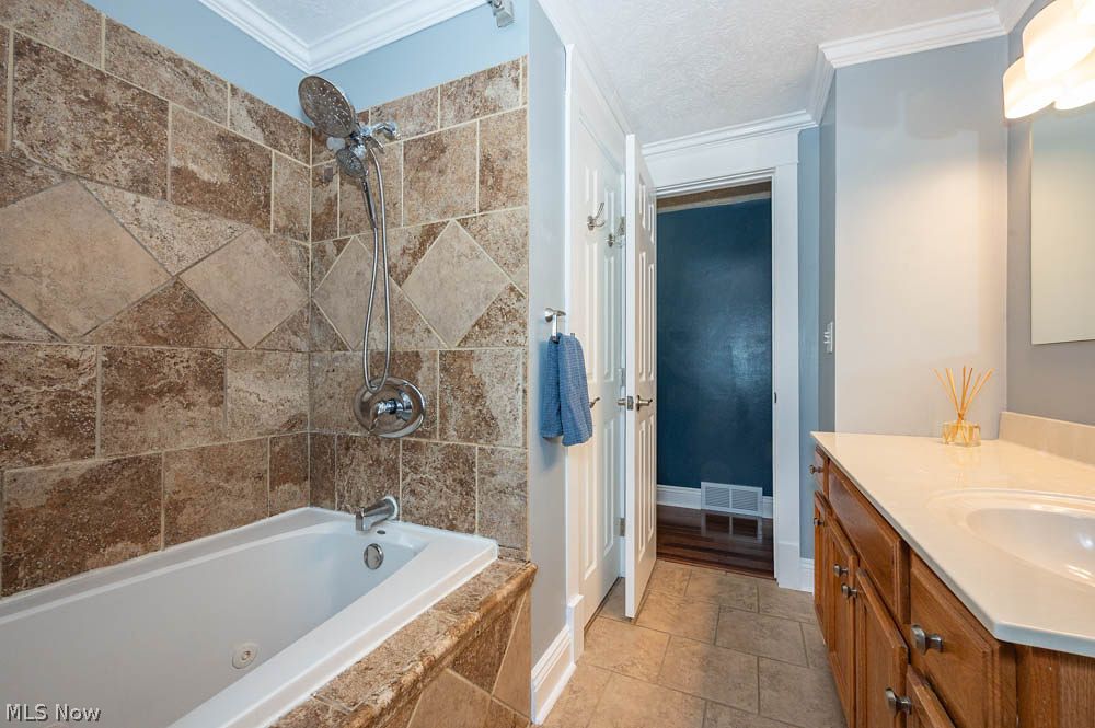 1759 Arbor Drive Mineral Ridge OH 44440