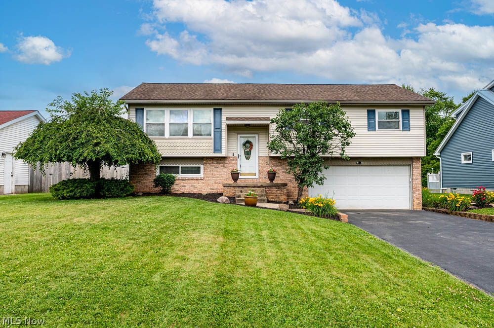 1759 Arbor Drive Mineral Ridge OH 44440