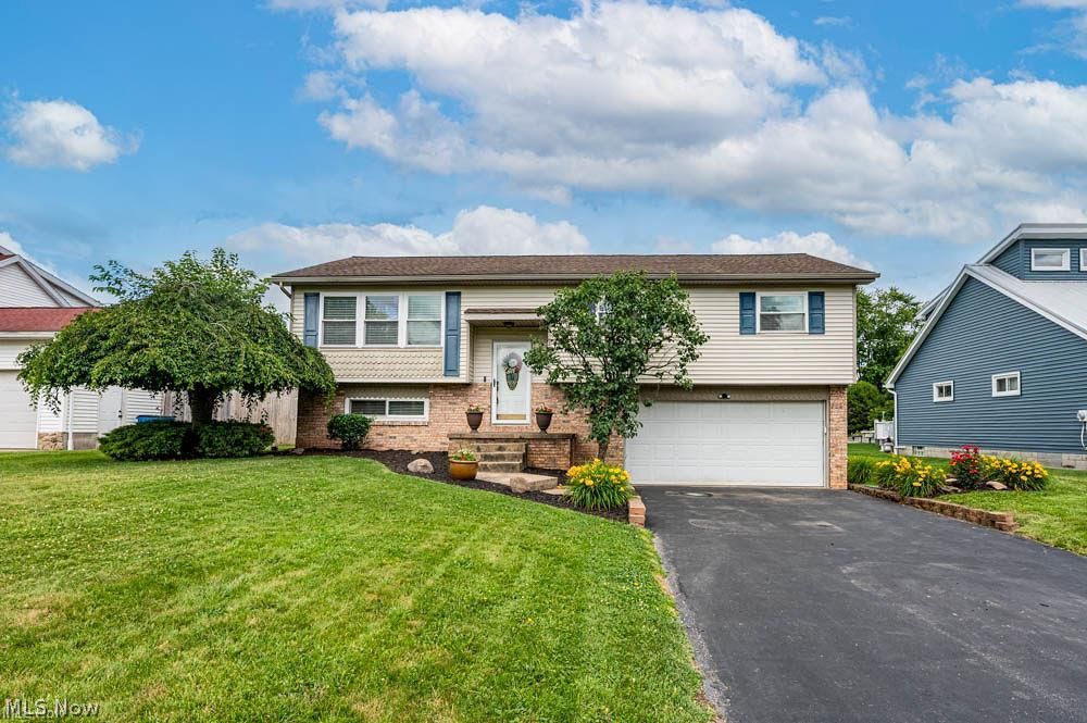 1759 Arbor Drive Mineral Ridge OH 44440