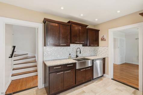 3871 Mayfield Road Cleveland Heights OH 44121