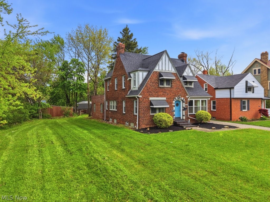 3871 Mayfield Road Cleveland Heights OH 44121