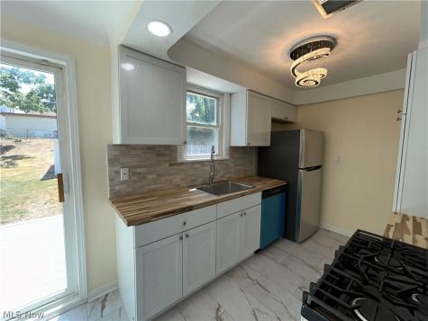 9316 Alexander Road Garfield Heights OH 44125