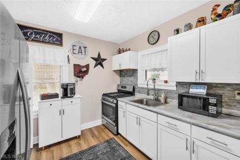 7803 Snow Road Parma OH 44129