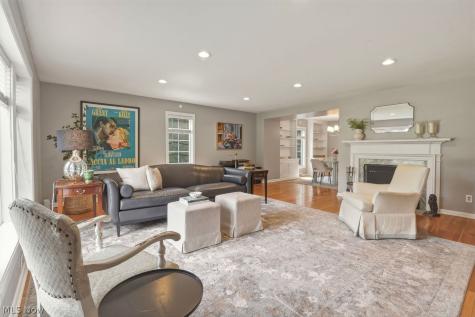27065 Lake Road Bay Village OH 44140