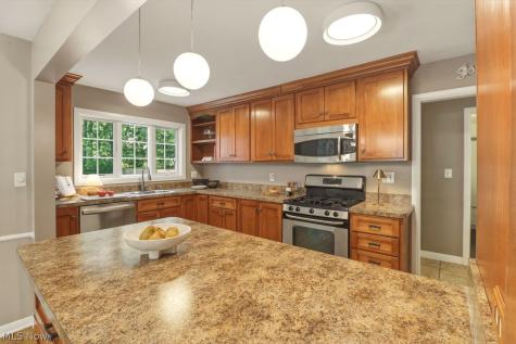 27065 Lake Road Bay Village OH 44140