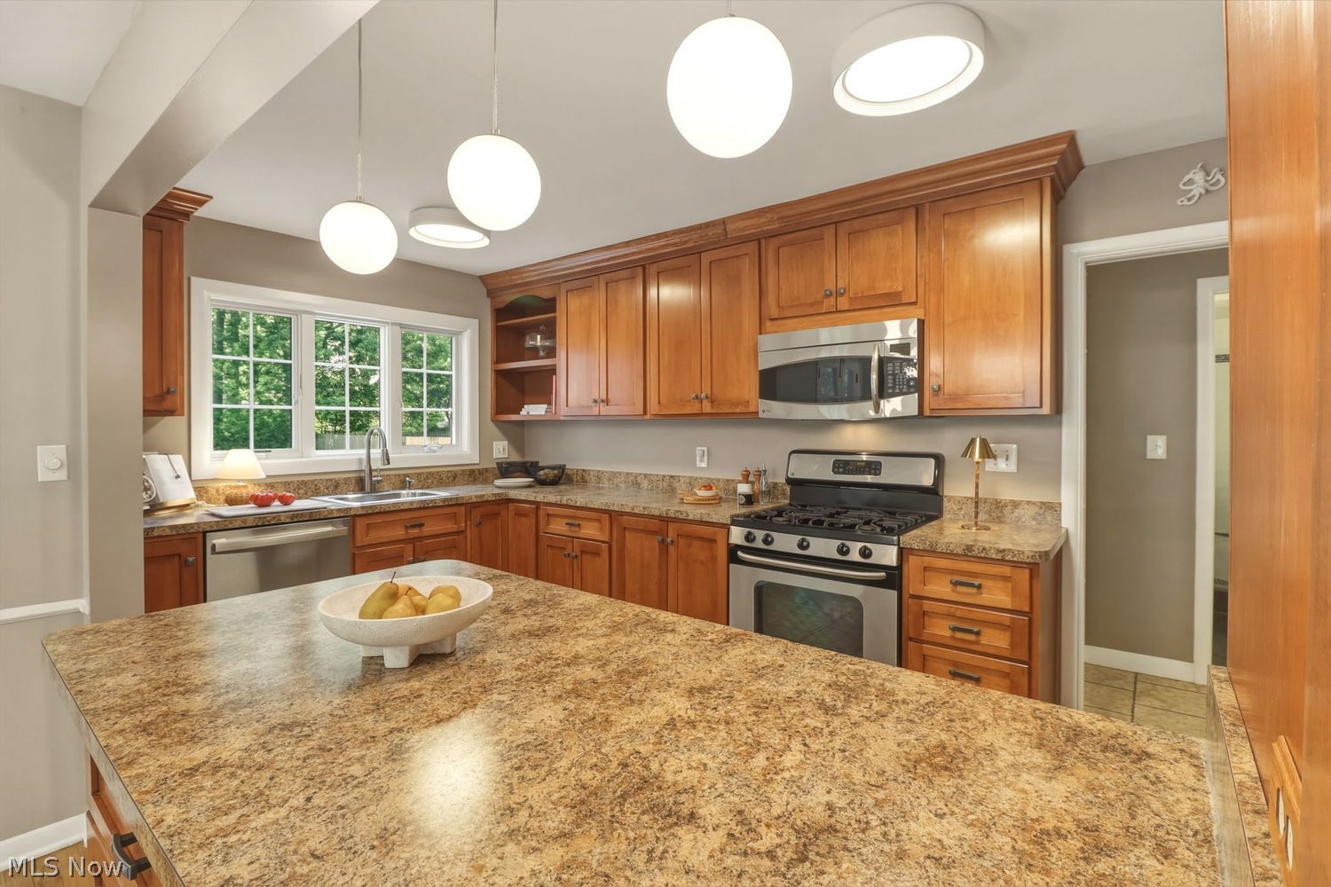27065 Lake Road Bay Village OH 44140