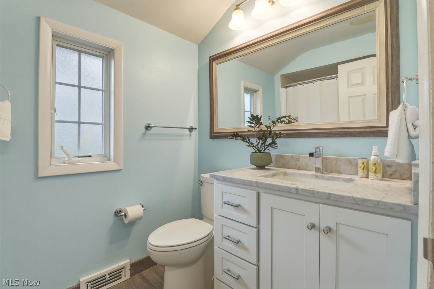 27065 Lake Road Bay Village OH 44140