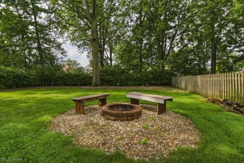 27065 Lake Road Bay Village OH 44140