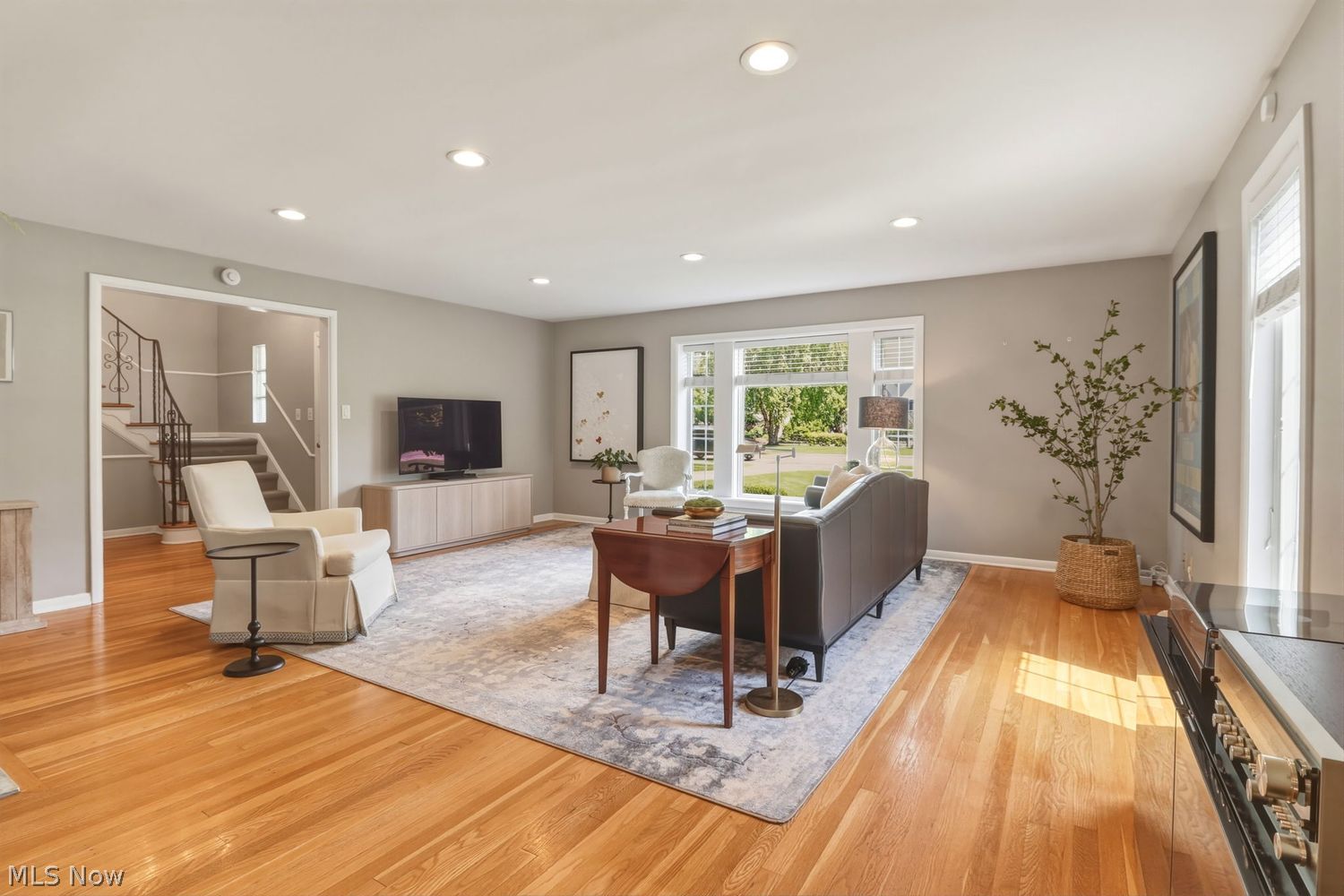 27065 Lake Road Bay Village OH 44140