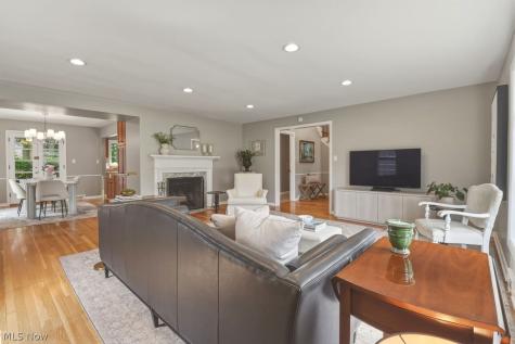 27065 Lake Road Bay Village OH 44140