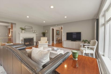 27065 Lake Road Bay Village OH 44140