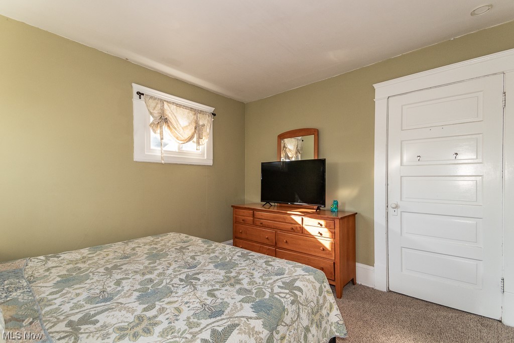 1379 Hall Avenue Lakewood OH 44107