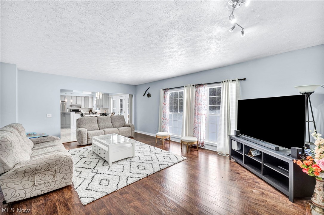 1273 Muchney Circle Akron OH 44312