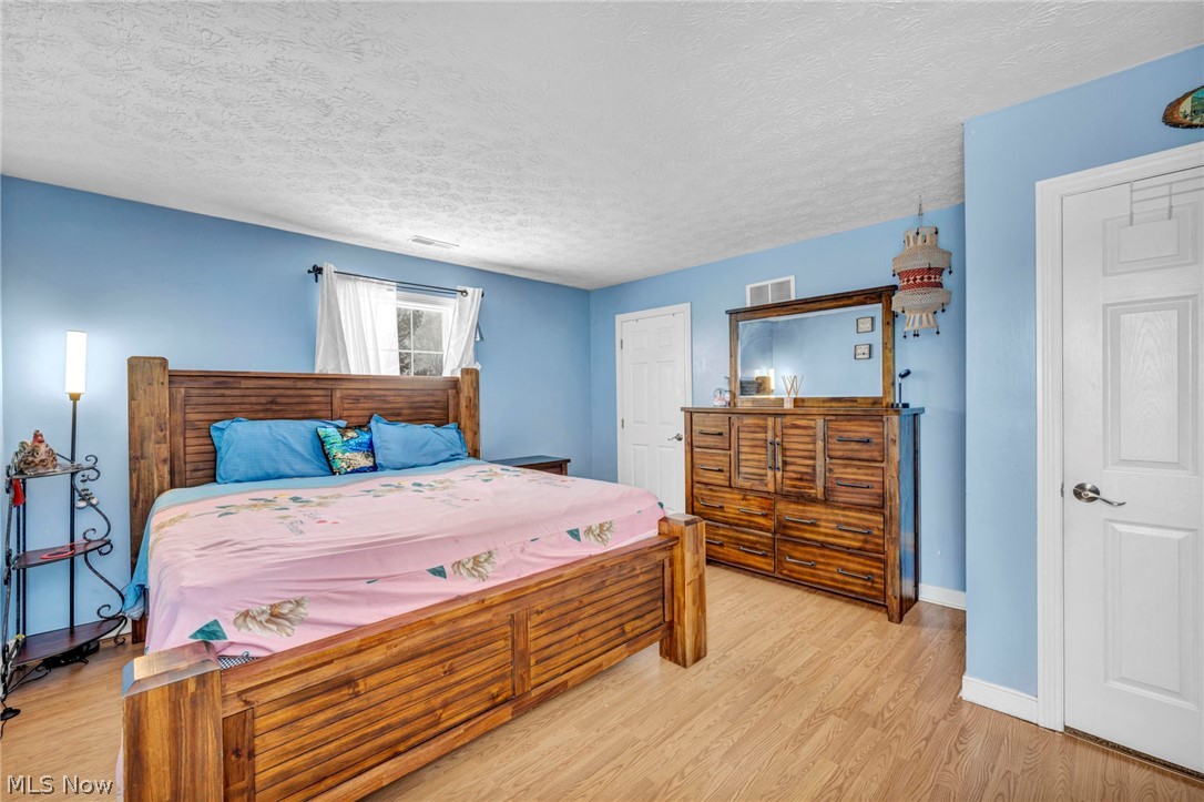 1273 Muchney Circle Akron OH 44312