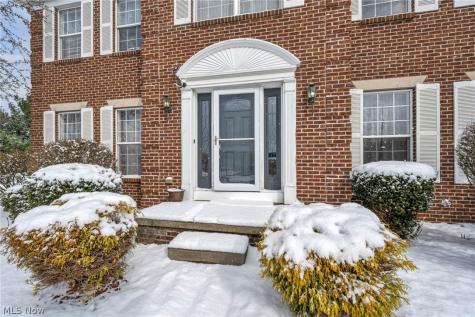 1273 Muchney Circle Akron OH 44312