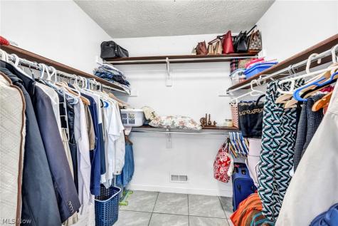 1273 Muchney Circle Akron OH 44312