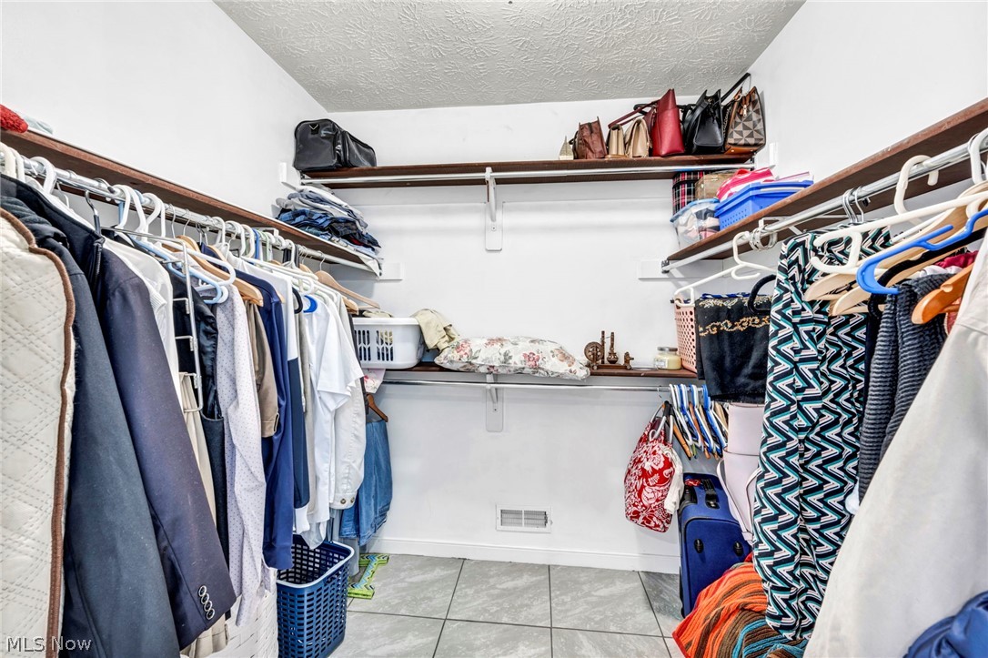 1273 Muchney Circle Akron OH 44312