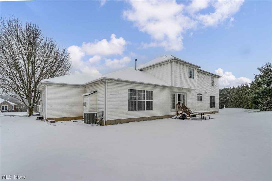 1273 Muchney Circle Akron OH 44312