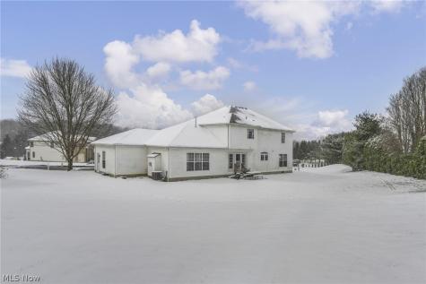 1273 Muchney Circle Akron OH 44312