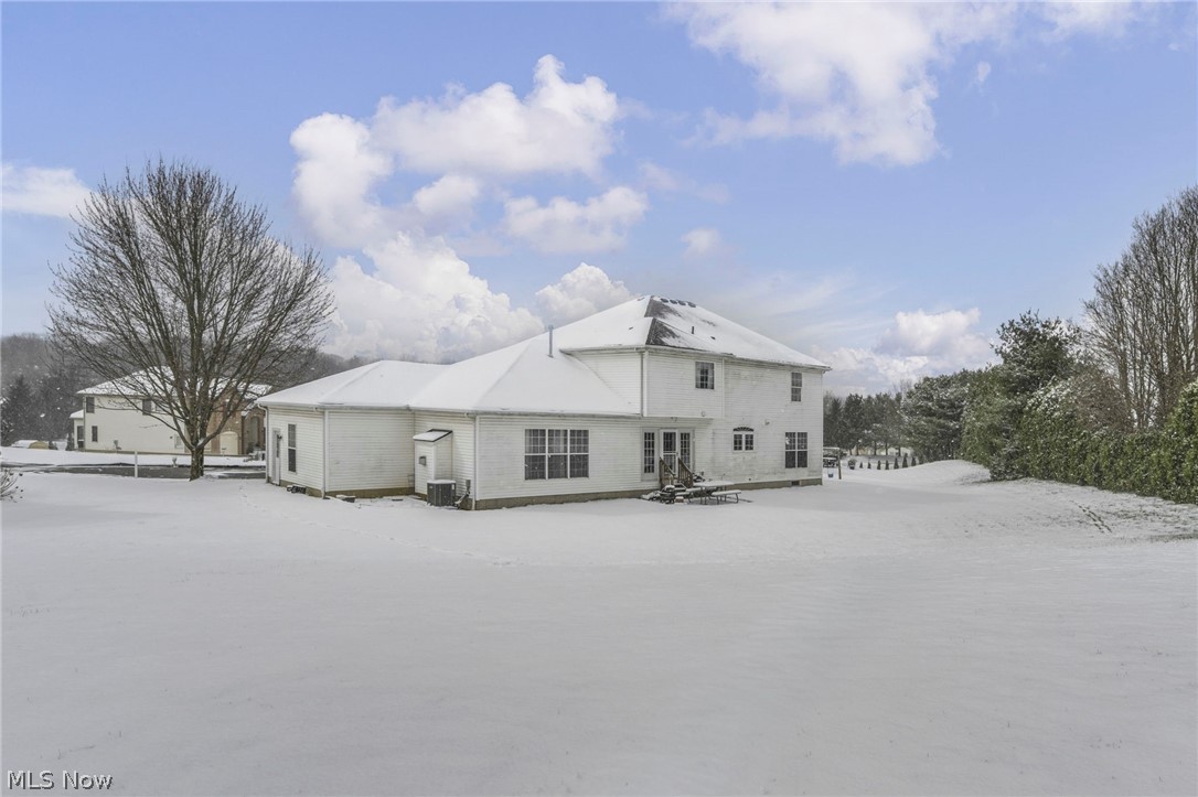 1273 Muchney Circle Akron OH 44312