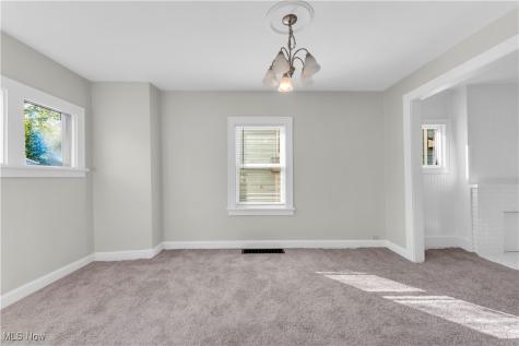 945 Nela View Road Cleveland Heights OH 44112