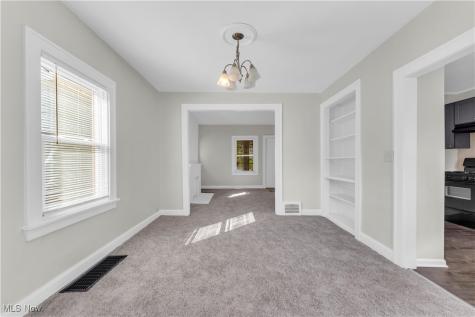 945 Nela View Road Cleveland Heights OH 44112