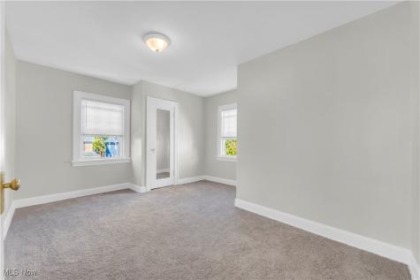 945 Nela View Road Cleveland Heights OH 44112