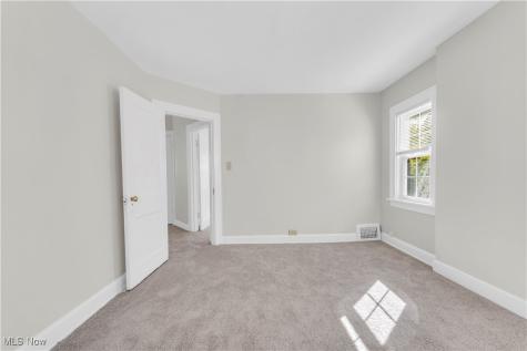 945 Nela View Road Cleveland Heights OH 44112