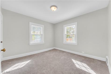 945 Nela View Road Cleveland Heights OH 44112