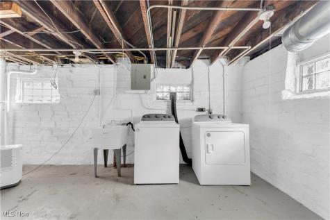 945 Nela View Road Cleveland Heights OH 44112