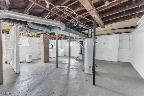 945 Nela View Road Cleveland Heights OH 44112
