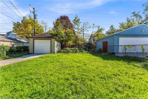 945 Nela View Road Cleveland Heights OH 44112