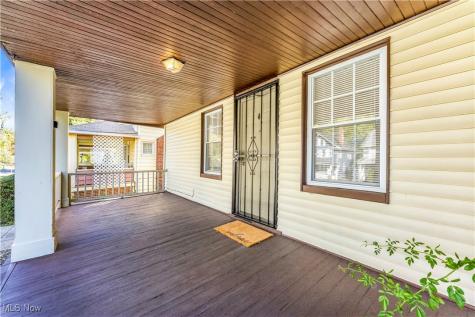 945 Nela View Road Cleveland Heights OH 44112