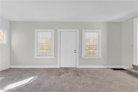 945 Nela View Road Cleveland Heights OH 44112