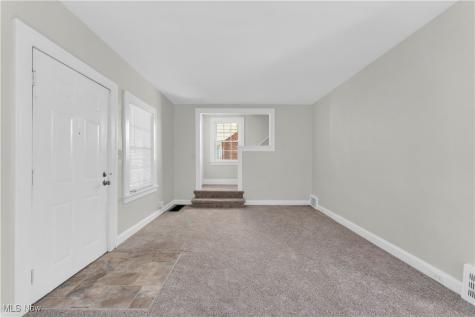 945 Nela View Road Cleveland Heights OH 44112