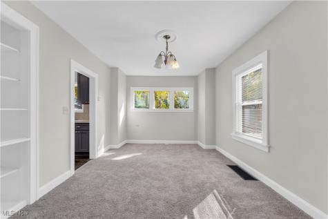945 Nela View Road Cleveland Heights OH 44112