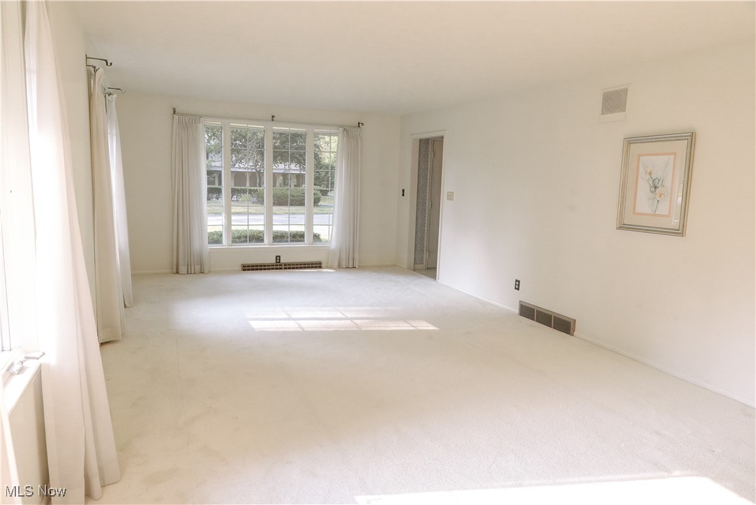 8570 Hunters Trail SE Warren OH 44484