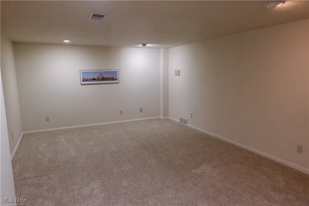 8570 Hunters Trail SE Warren OH 44484