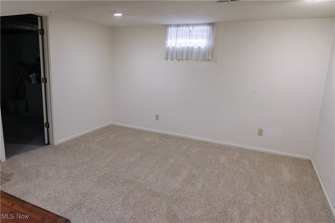 8570 Hunters Trail SE Warren OH 44484